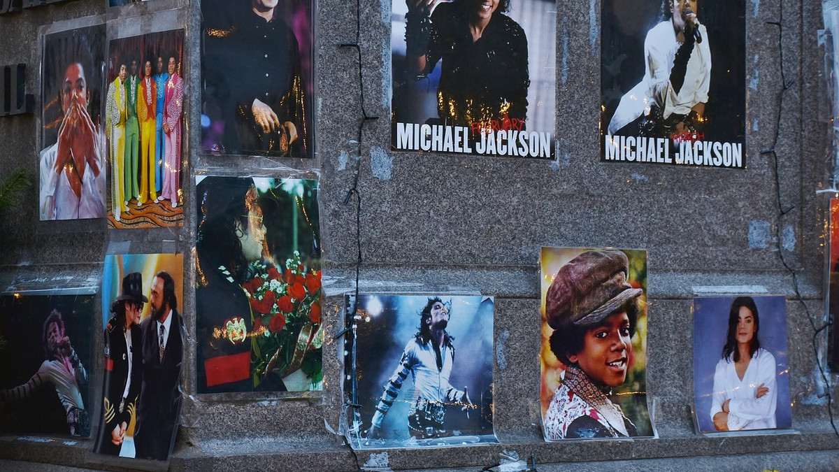 Майкла Джексона у біографічному фільмі зіграє його племінник – з'явилися перші фото - фото 1