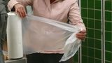 Нова Зеландія першою у світі заборонила використання пластикових пакетів у супермаркетах