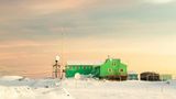 Доброго ранку: українські полярники показали неймовірно красиві фото світанку в Антарктиці