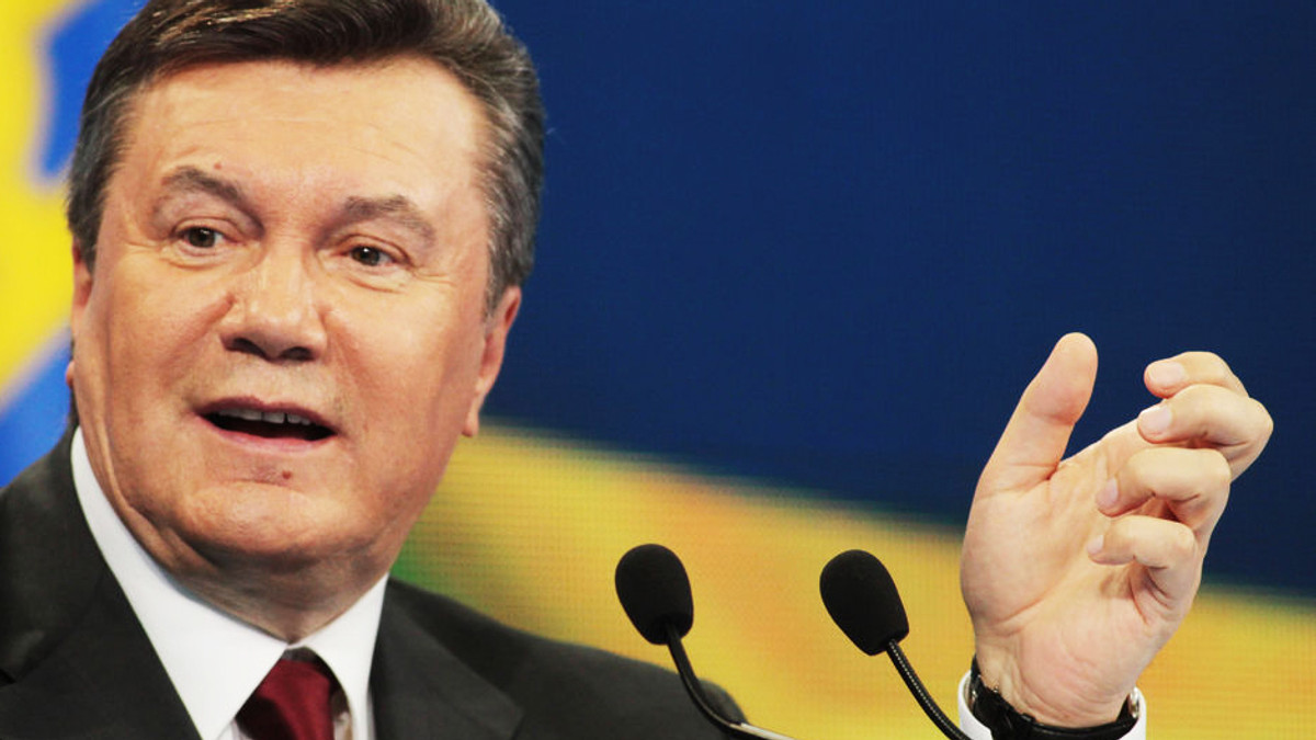 Янукович доручив видавати закордонні паспорти за 20 днів - фото 1