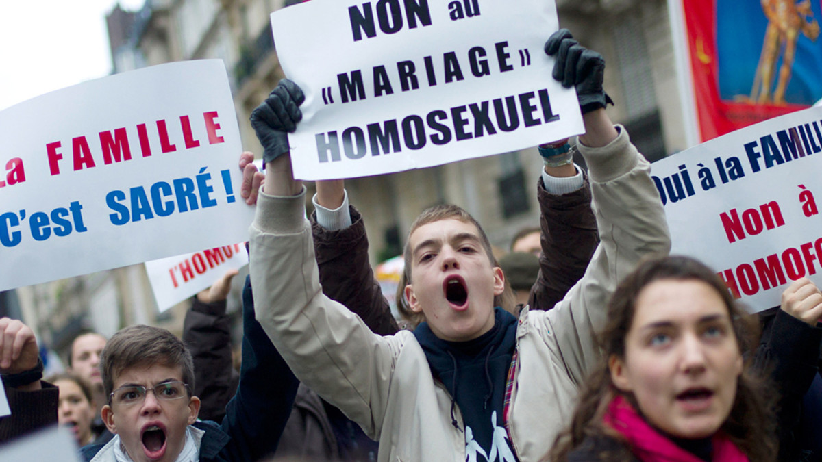 Париж виступив проти одностатевих шлюбів - фото 1
