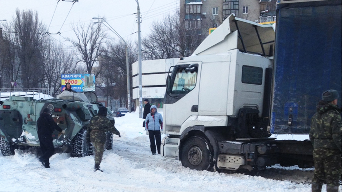 На трасі Київ-Москва стоять <nobr>650 вантажівок</nobr> - фото 1