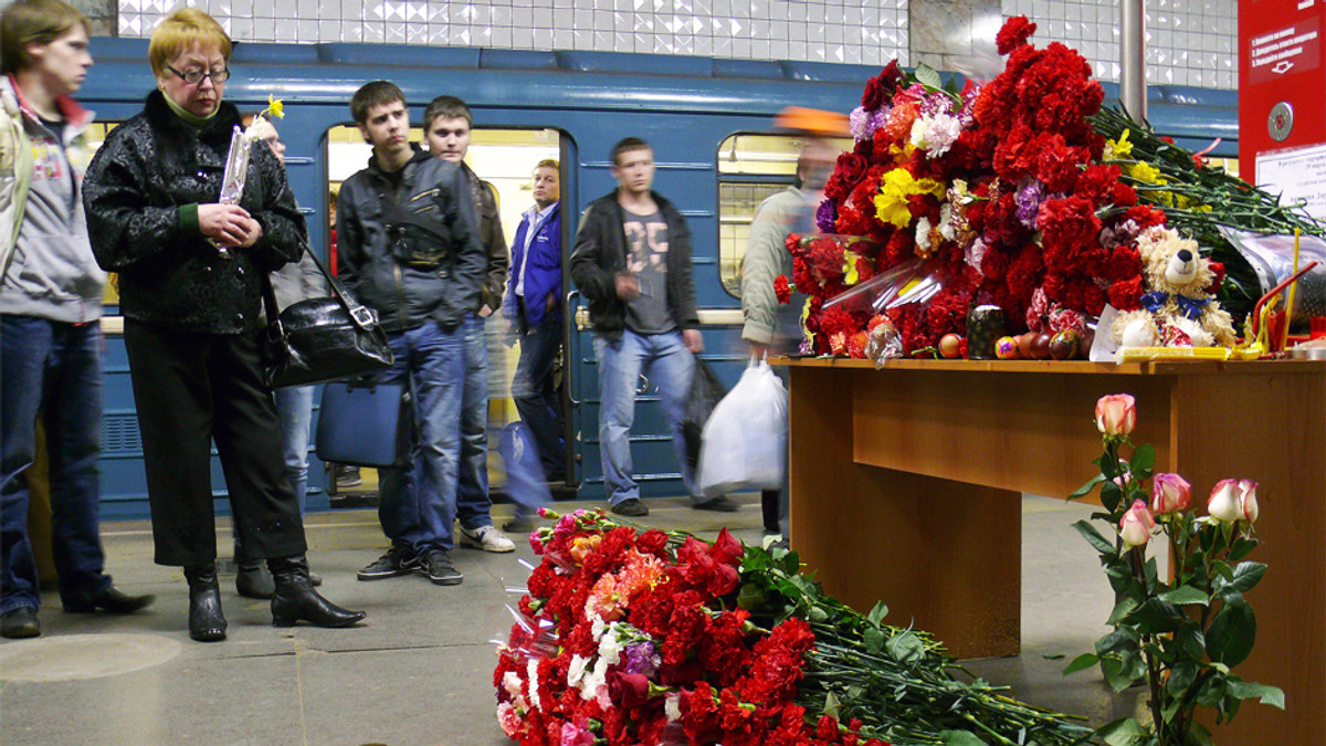У Москві згадують жертв теракту в метро - фото 1