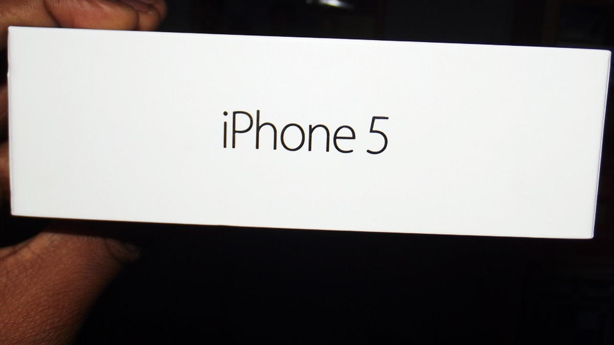 Сьогодні Радіо «24» розіграє останній iPhone 5! - фото 1