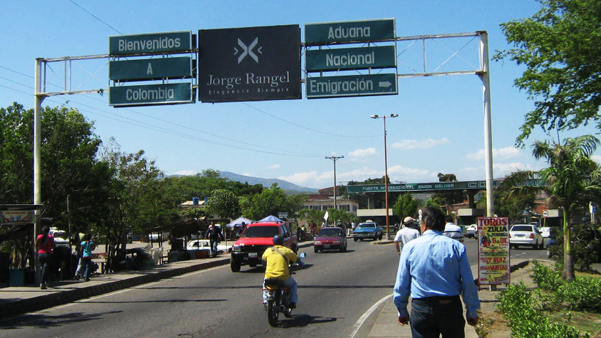 Перед виборами Венесуела закриває кордони - фото 1