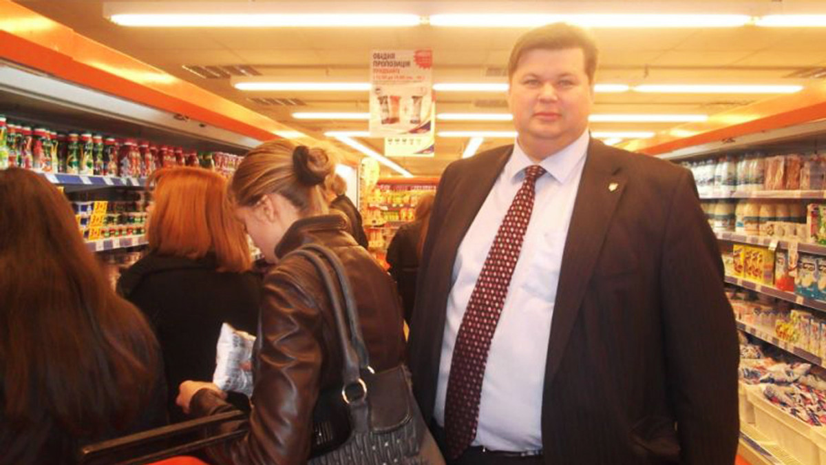 Українці платять депутатам 1 мільйон доларів на місяць - фото 1