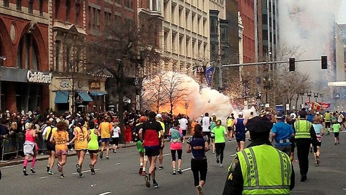 У Бостоні від вибухів на марафоні загинуло 3 осіб. Оновлено - фото 1