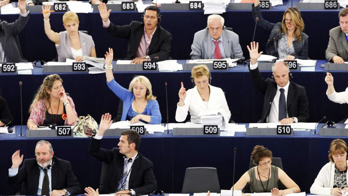 Європарламент "за" спрощення візового режиму з Україною - фото 1