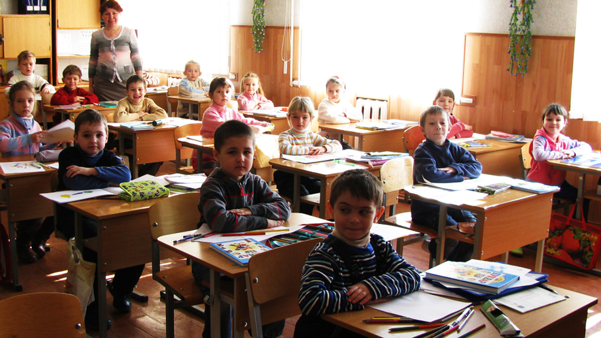 Табачник вводить в українські школи російську мову - фото 1