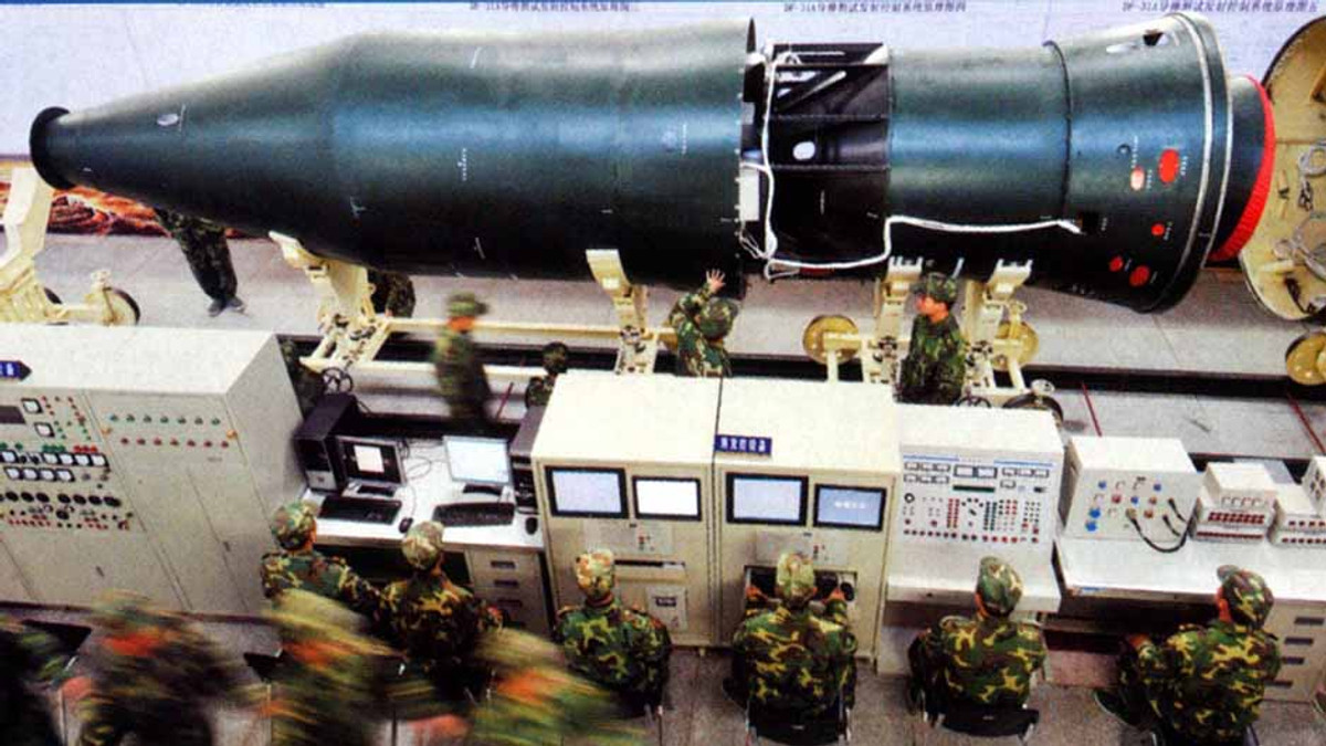 На кордоні Пд Кореї знову з’явились китайські ракети - фото 1