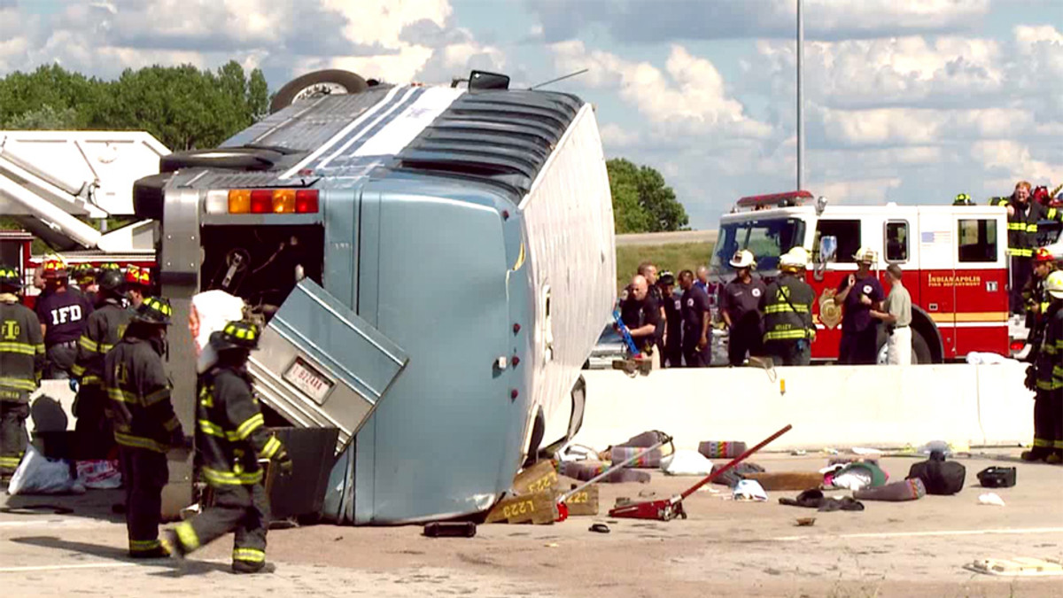 50 туристів постраждали під час аварії автобуса в США - фото 1