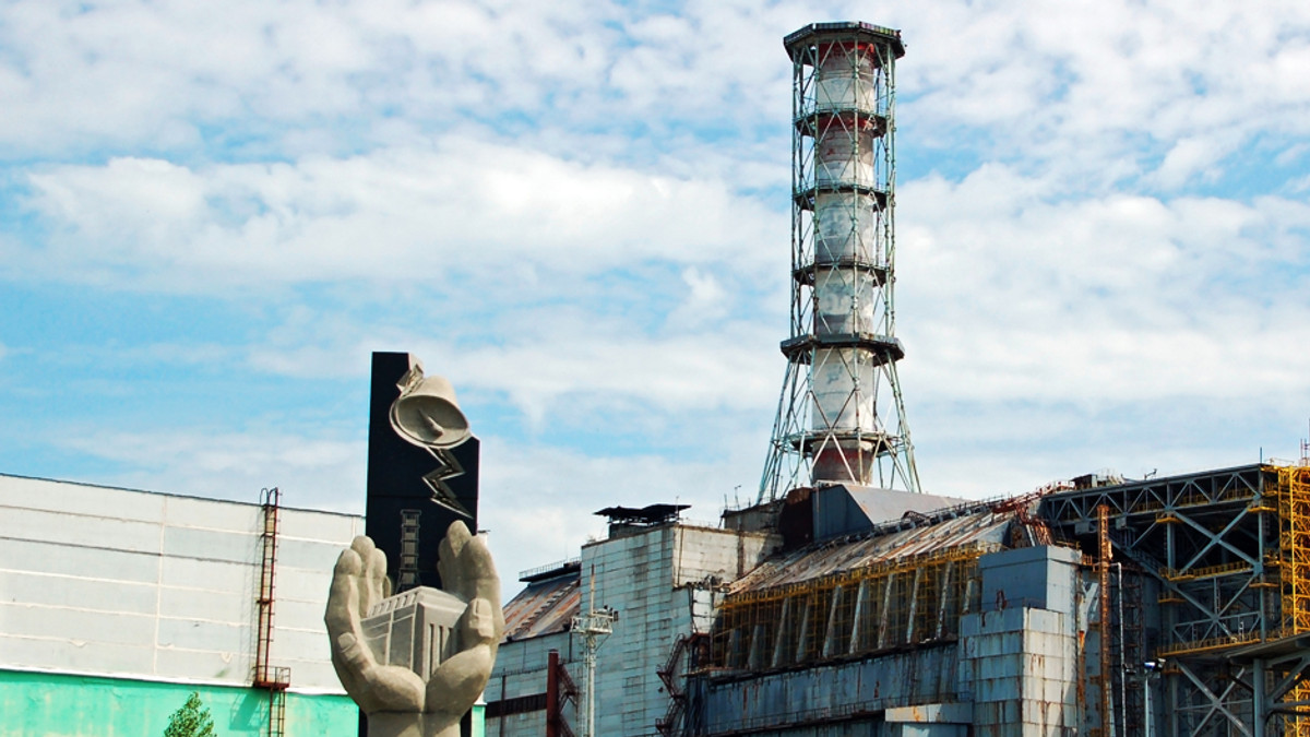 Чорнобиль та Фукусіму контролюватимуть з космосу - фото 1
