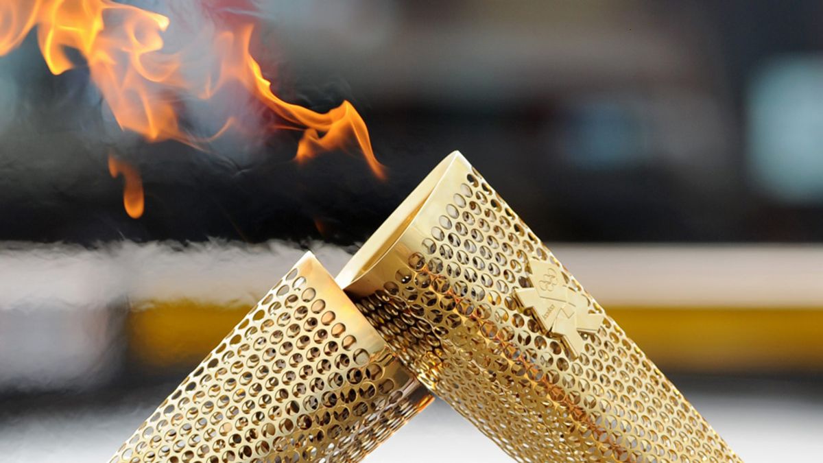 У Греції запалили Олімпійський вогонь - фото 1