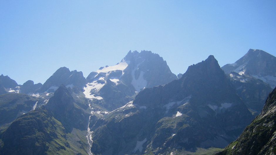 В Грузії дві вершини Кавказу назвали на честь Бандери і Шухевича - фото 1