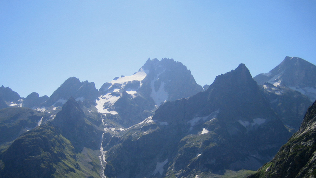 В Грузії дві вершини Кавказу назвали на честь Бандери і Шухевича - фото 1