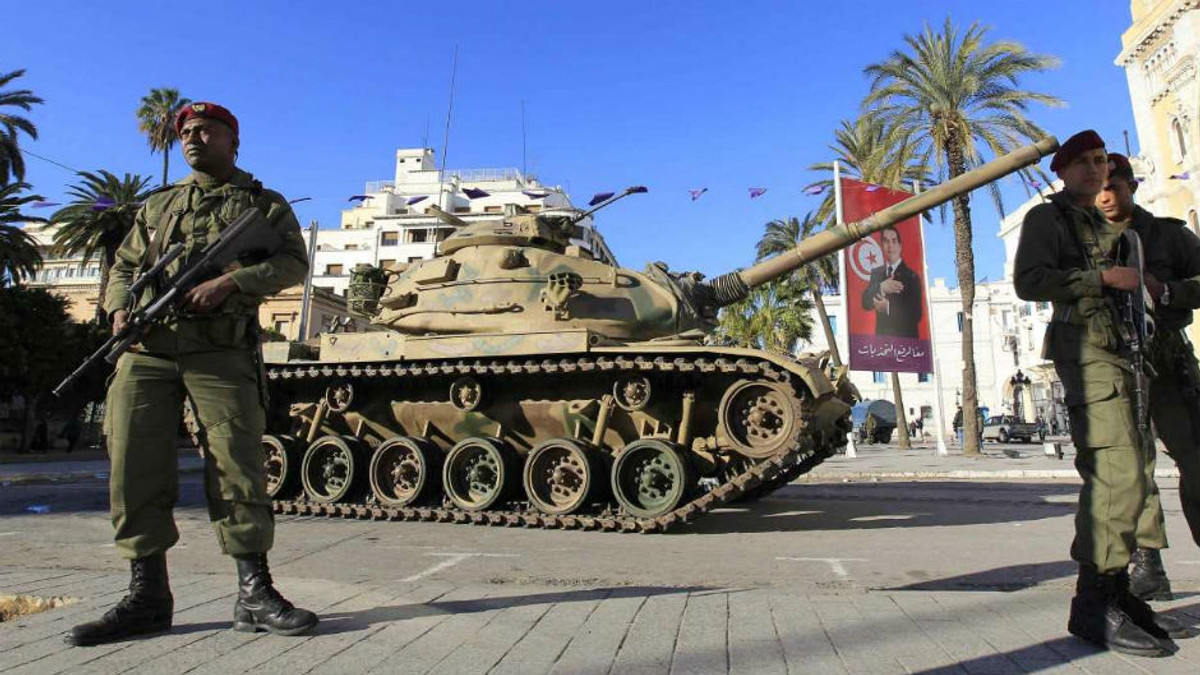 Надзвичайний режим у Тунісі продовжили - фото 1