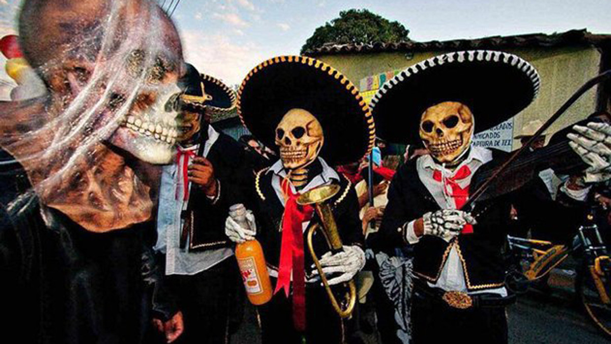 Ювелірний магазин у Мексиці пограбували зомбі - фото 1