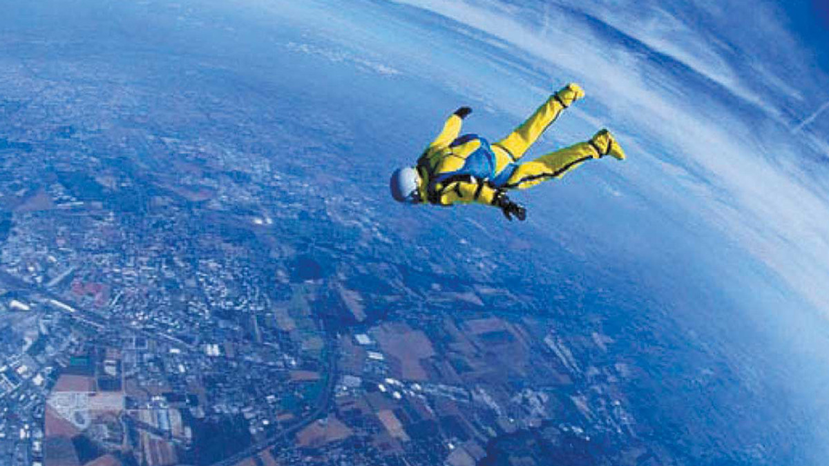 100-річний американець стрибнув з парашутом - фото 1