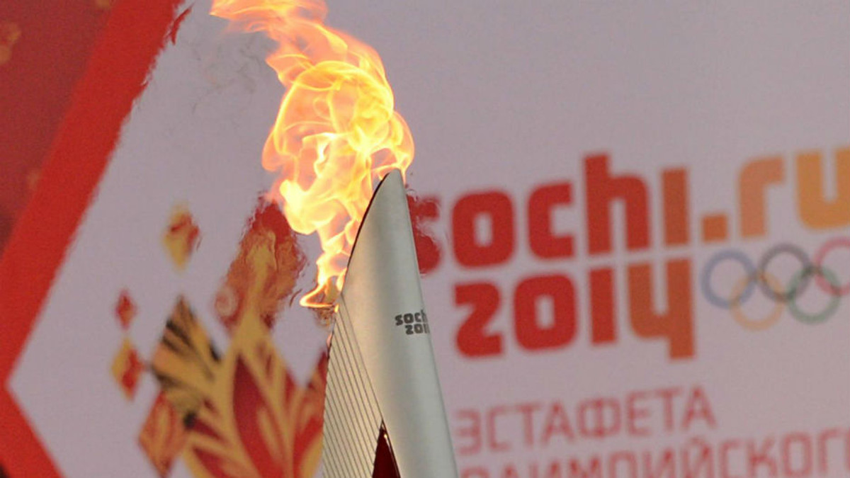 Олімпійський факел спустясь з космосу на дно - фото 1