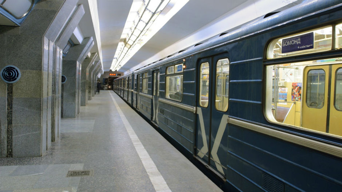 Сьогодні київське метро працюватиме на годину довше - фото 1