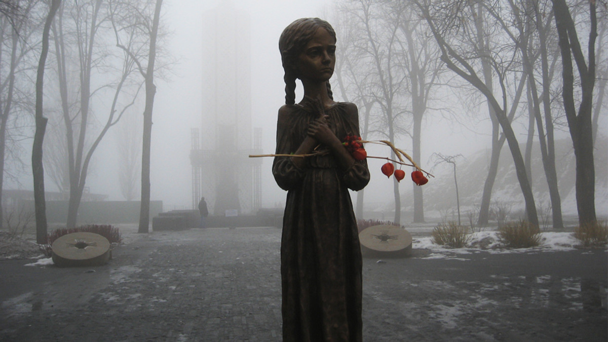 Українці звинувачують у Голодоморі Сталіна - фото 1