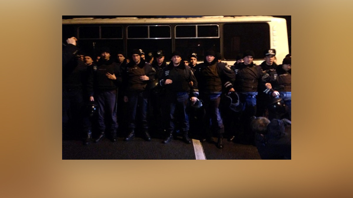 Міліція пішла з Майдану Незалежності - фото 1