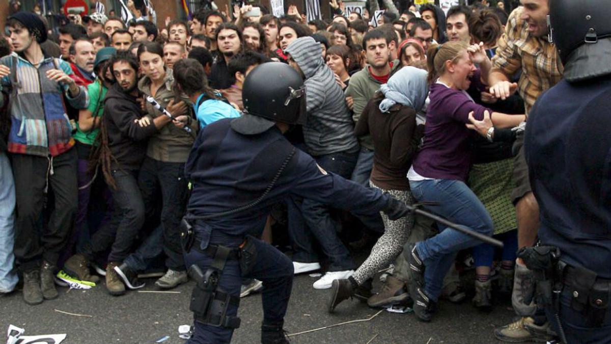 В Іспанії введуть штраф за антиурядові демонстрації - фото 1