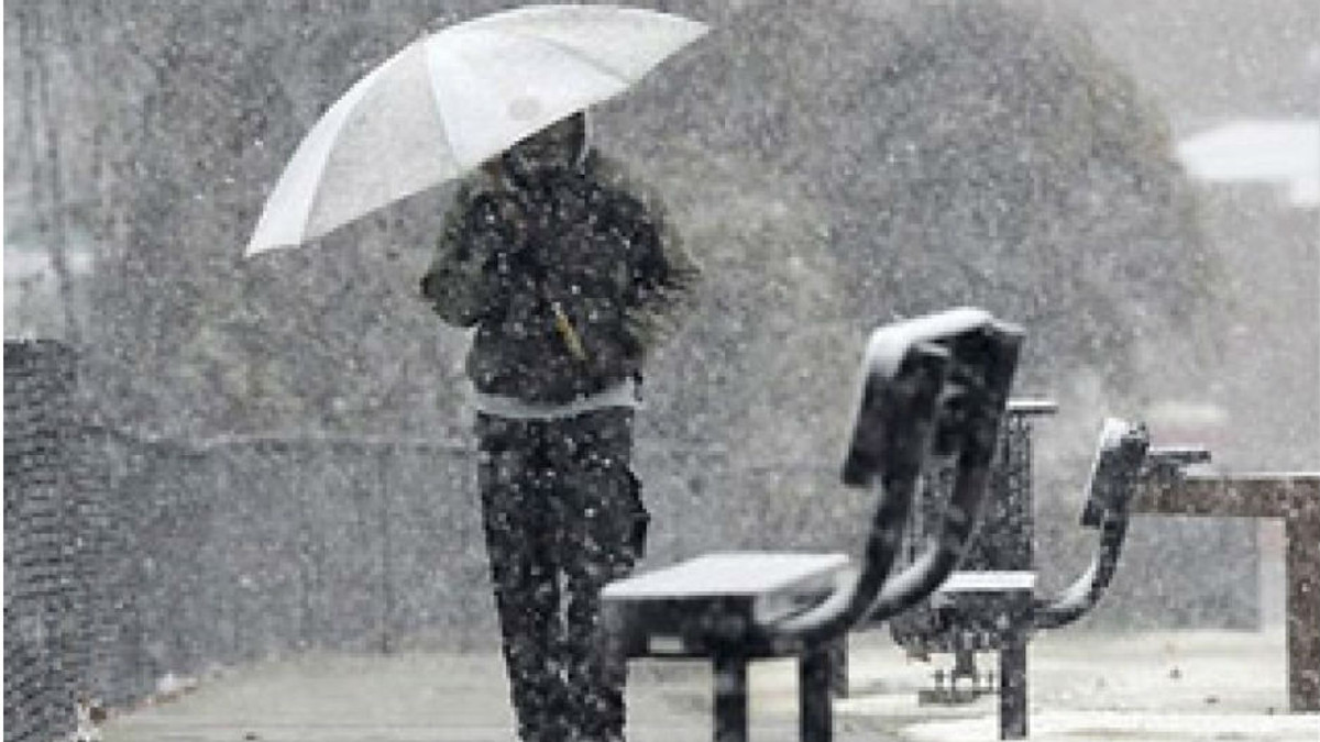 В понеділок в Україні очікується мокрий сніг - фото 1