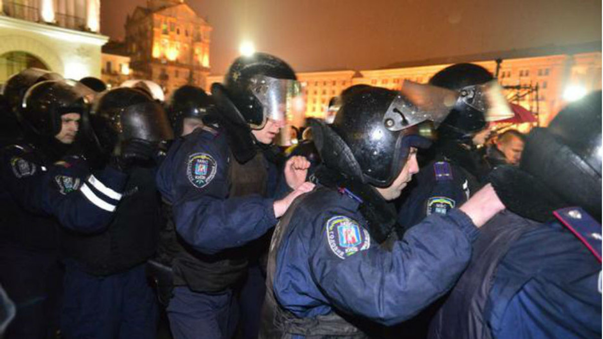 Міліція знесла кілька наметів на Євромайдані Києва - фото 1