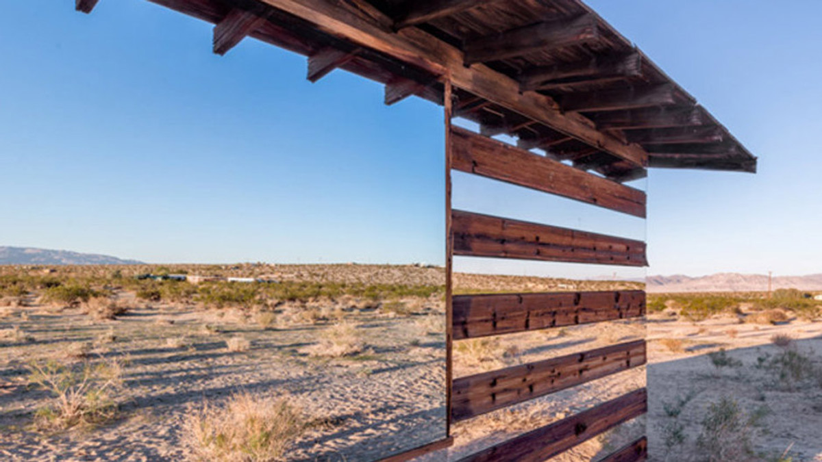 В американській пустелі побудували прозорий будинок (Відео) - фото 1