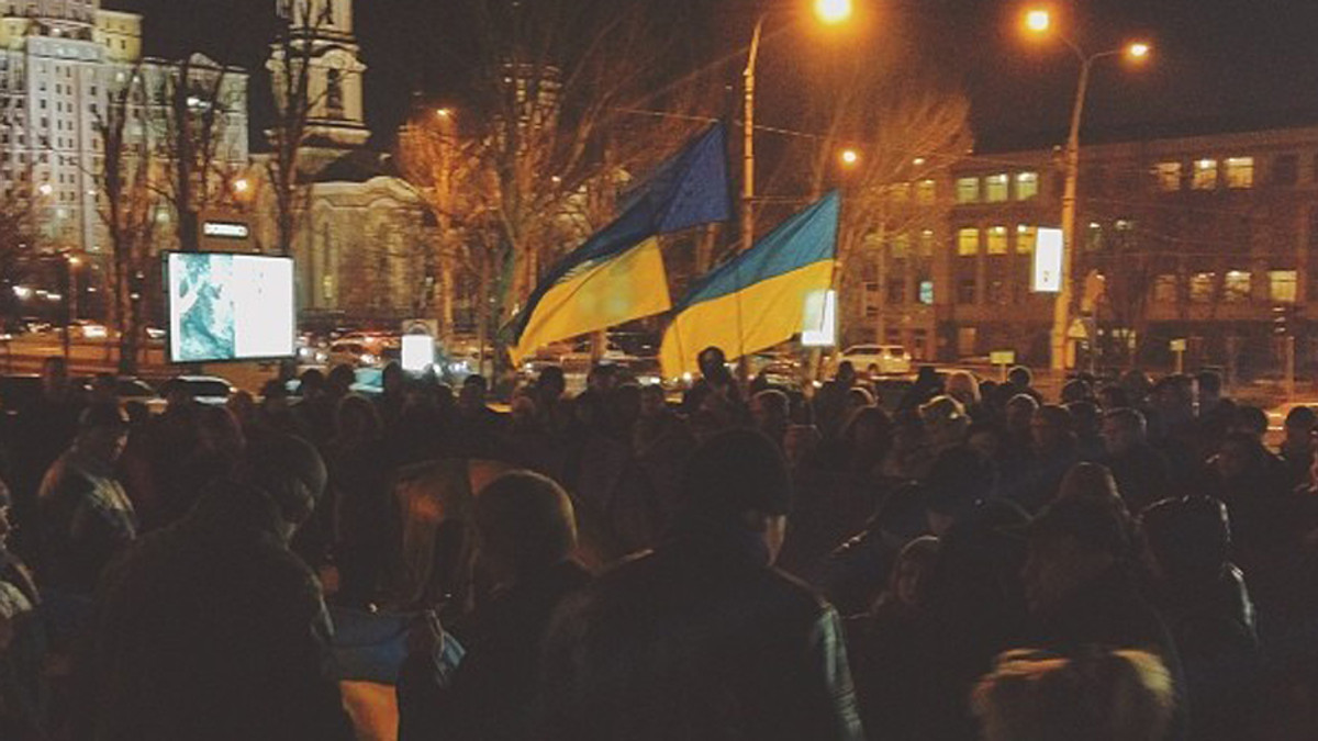 У Донецьку «хулігани» влаштували бійку на Євромайдані - фото 1
