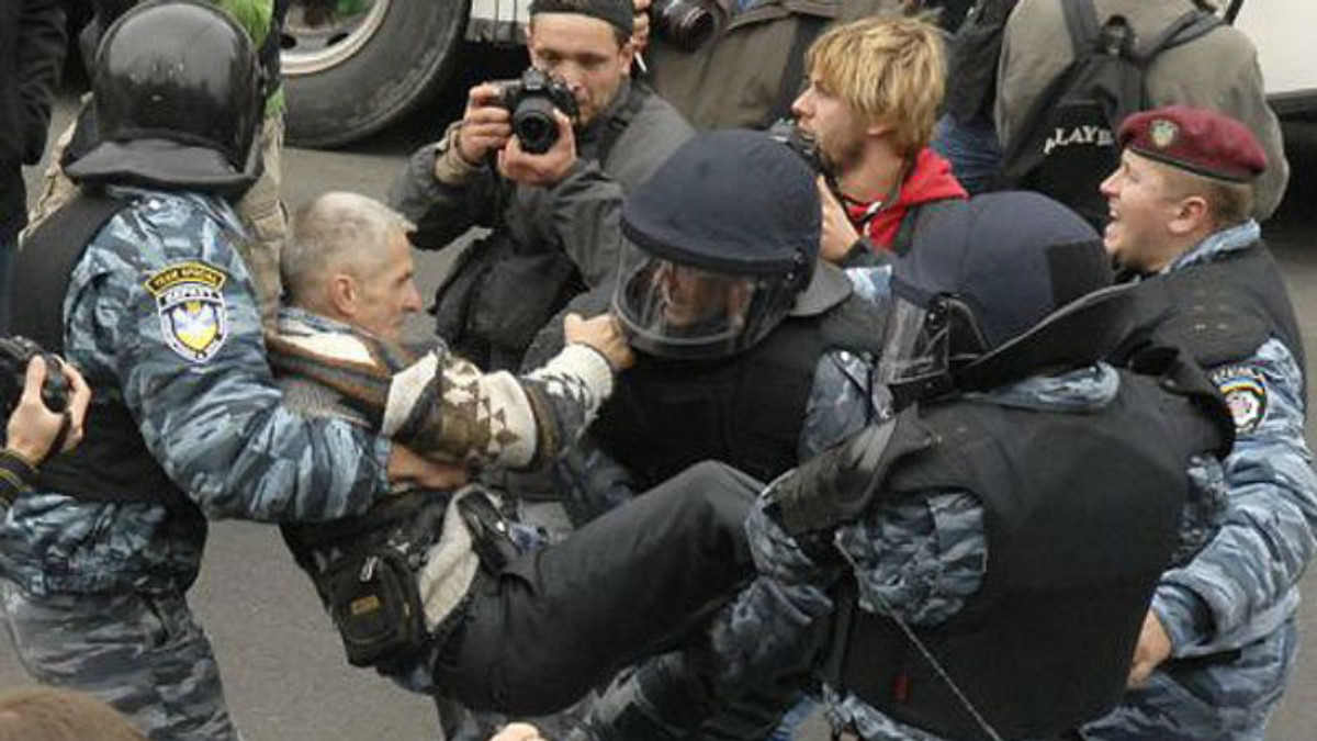 Обурені мітингувальники Чернігова звернулись до мера - фото 1