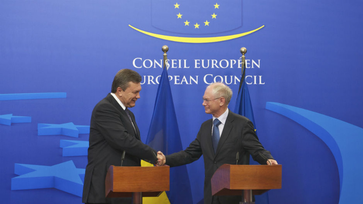 Янукович прибув на зустріч із керівництвом ЄС - фото 1
