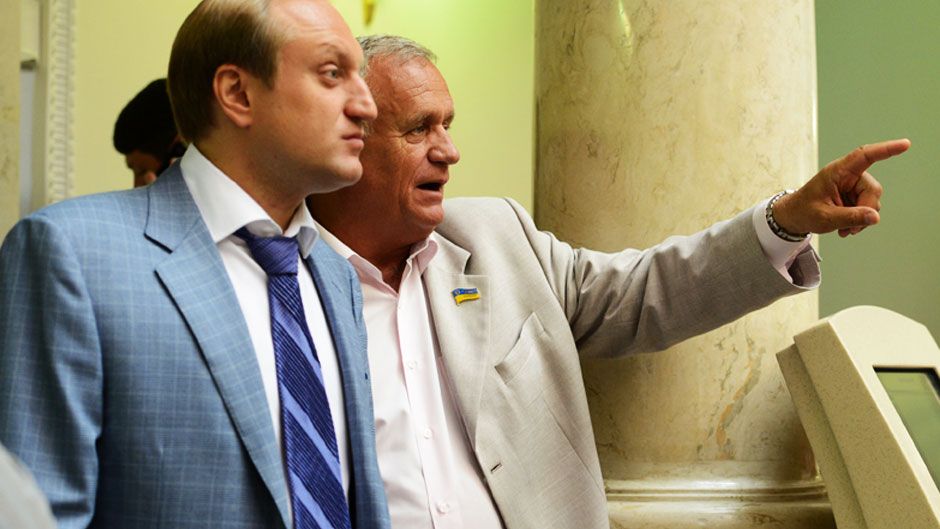 Син Пшонки заробив мільярди на тіньовій Генпрокуратурі - фото 1