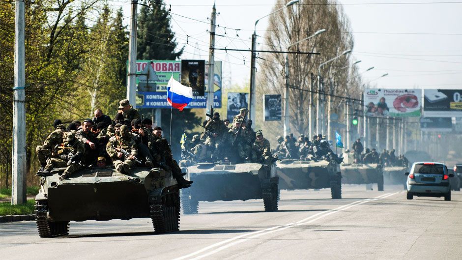 Маріупольскі сепаратисти катаються на викраденому БТР - фото 1