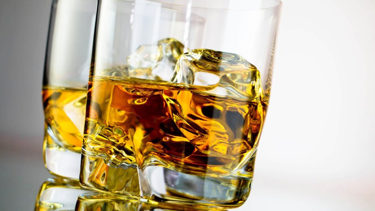 Казахстан з червня вводить заборону на імпорт алкоголю - фото 1
