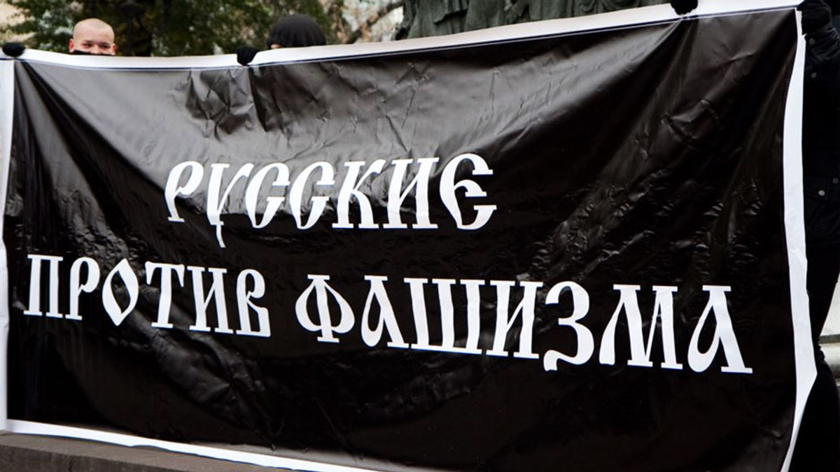 Реалії фашистської Москви: натовп до напівсмерті б'є кавказця (Відео) - фото 1