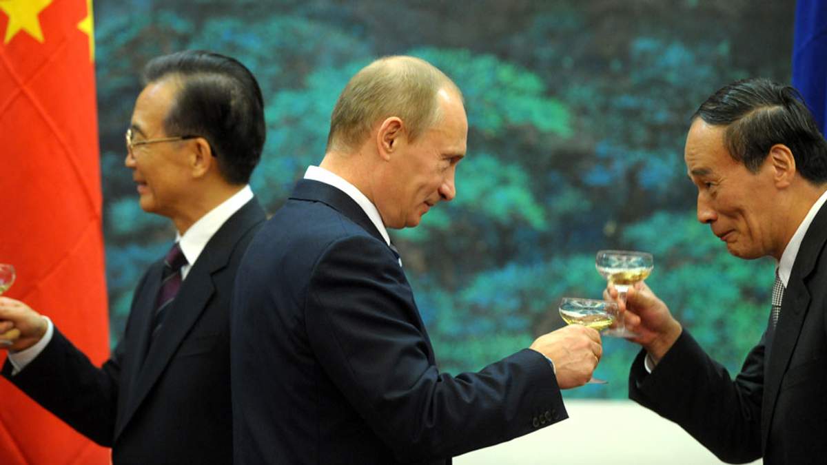 Китай розплатиться за російський газ доларами - фото 1