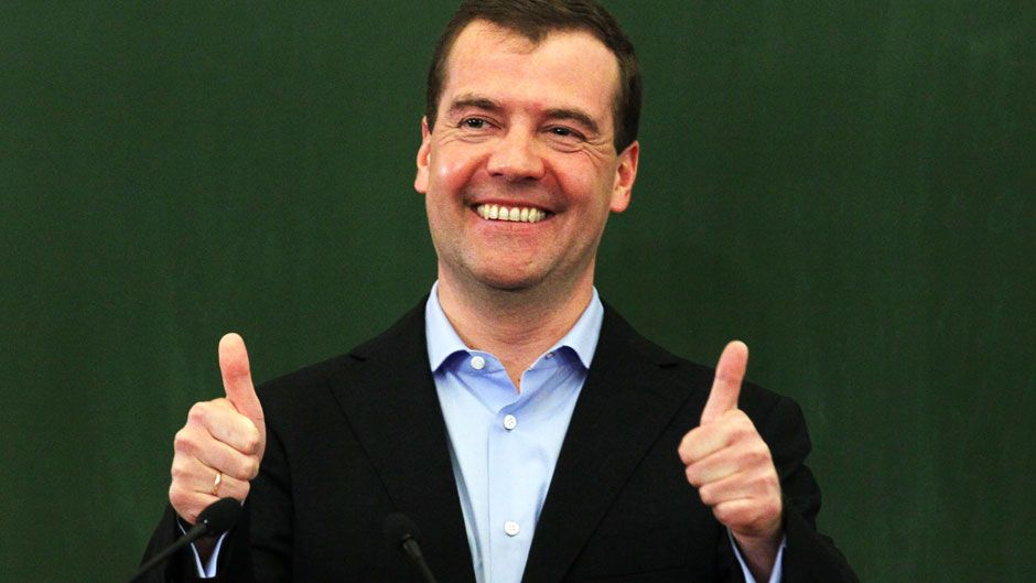 Україна частково розплатилась за газ, — Медвєдєв - фото 1