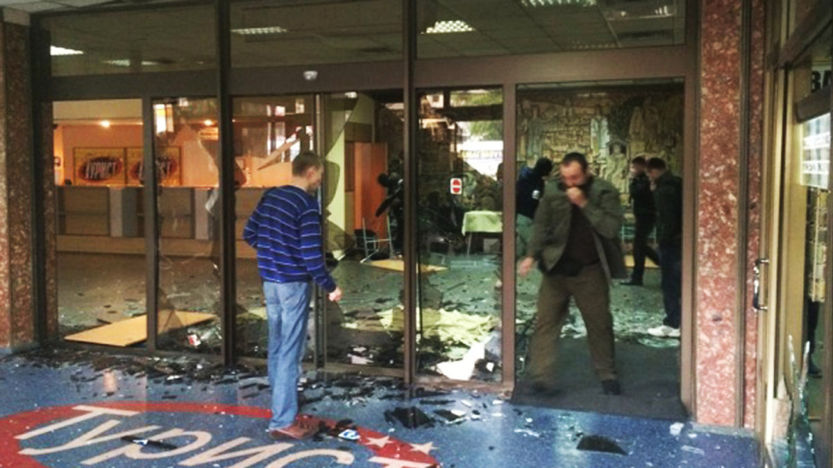 У Києві штурмували готель «Турист» (Фото) - фото 1