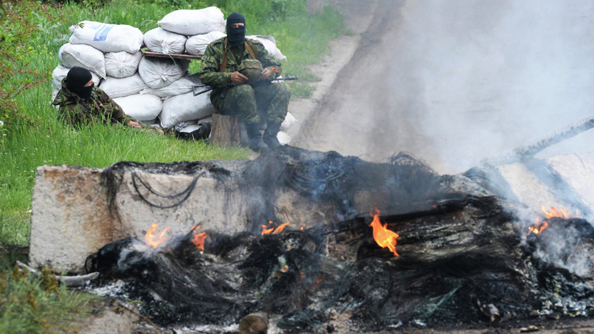 Терористи розгорнули активні бойові дії під Слов'янськом - фото 1