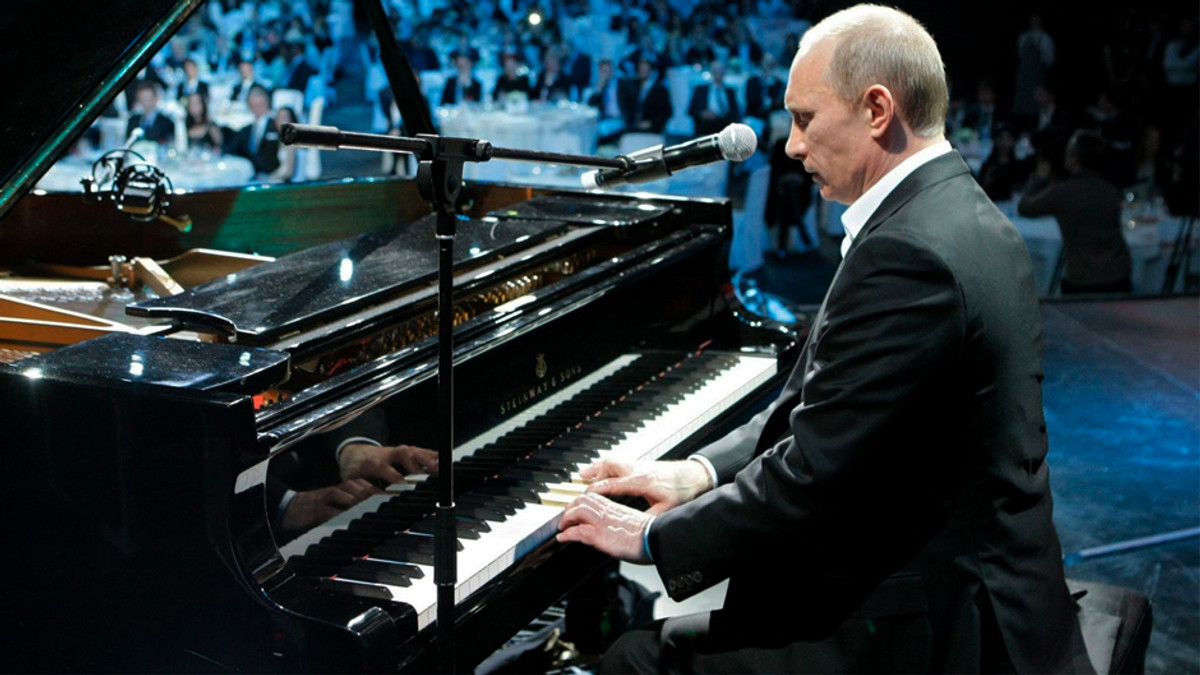 Продовжуємо: «Путін х*йло» зіграли на фортепіано (Відео) - фото 1
