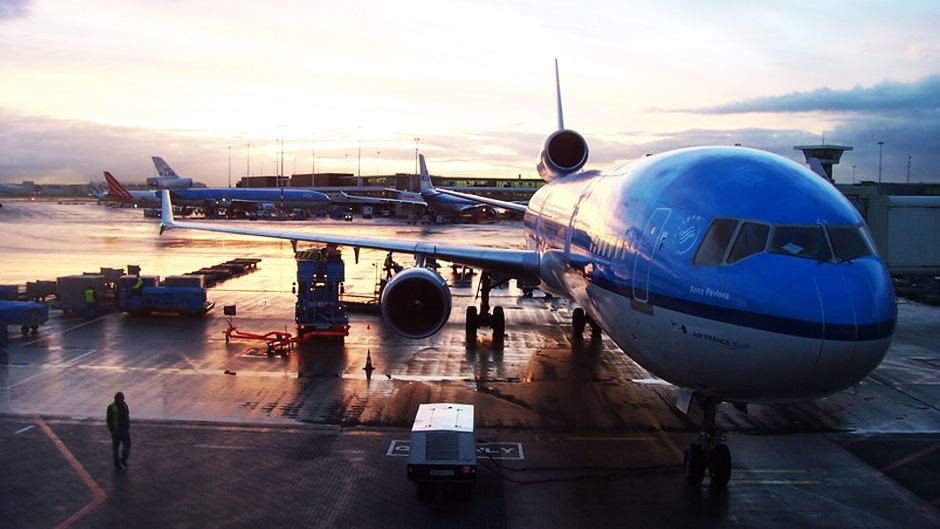 Міжнародні авіакомпанії припиняють польоти над Україною - фото 1