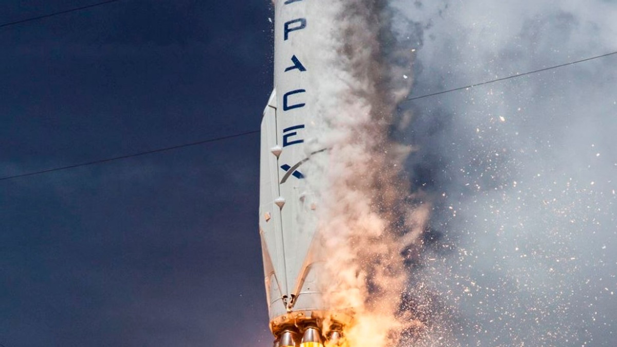 Ракета компанії SpaceX самознищилась під час випробувань - фото 1