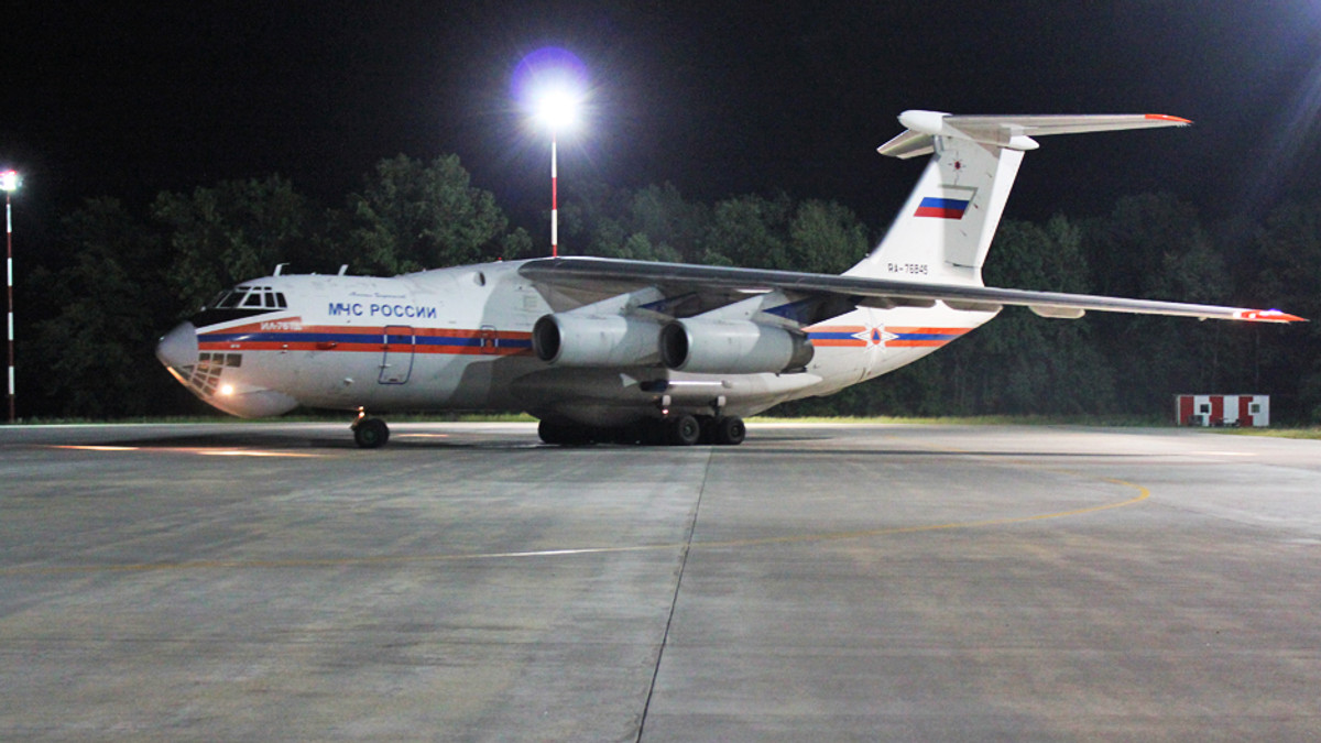 До Санкт-Петербурга прибув 15-ий літак з пораненими на Донбасі військовиками - фото 1