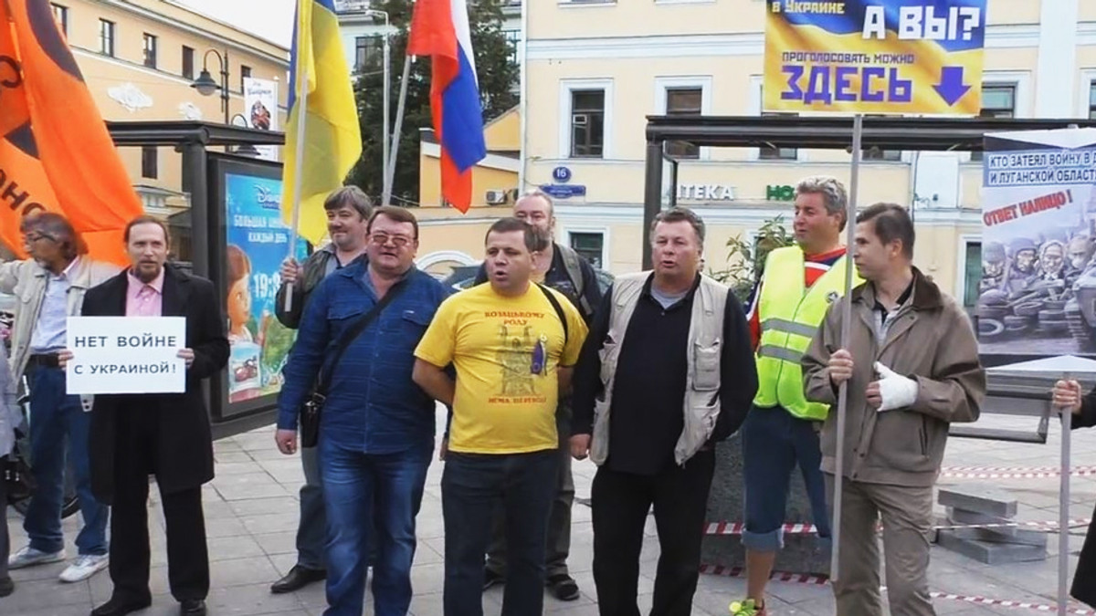 Реакція москвичів на пікет проти війни з Україною (Відео) - фото 1