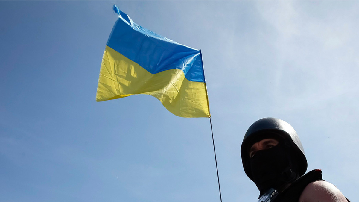 Бойовики заманили бійців АТО у засідку, піднявши український прапор - фото 1