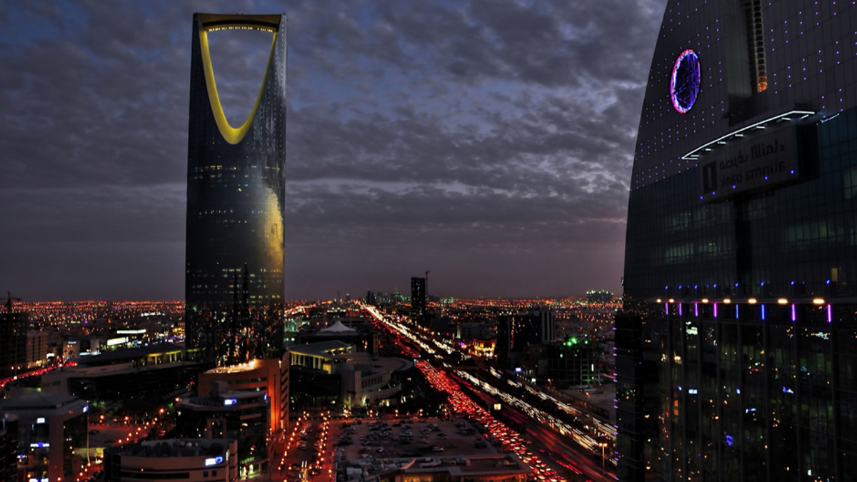 Саудівська Аравія рекордно знизила ціну на нафту - фото 1