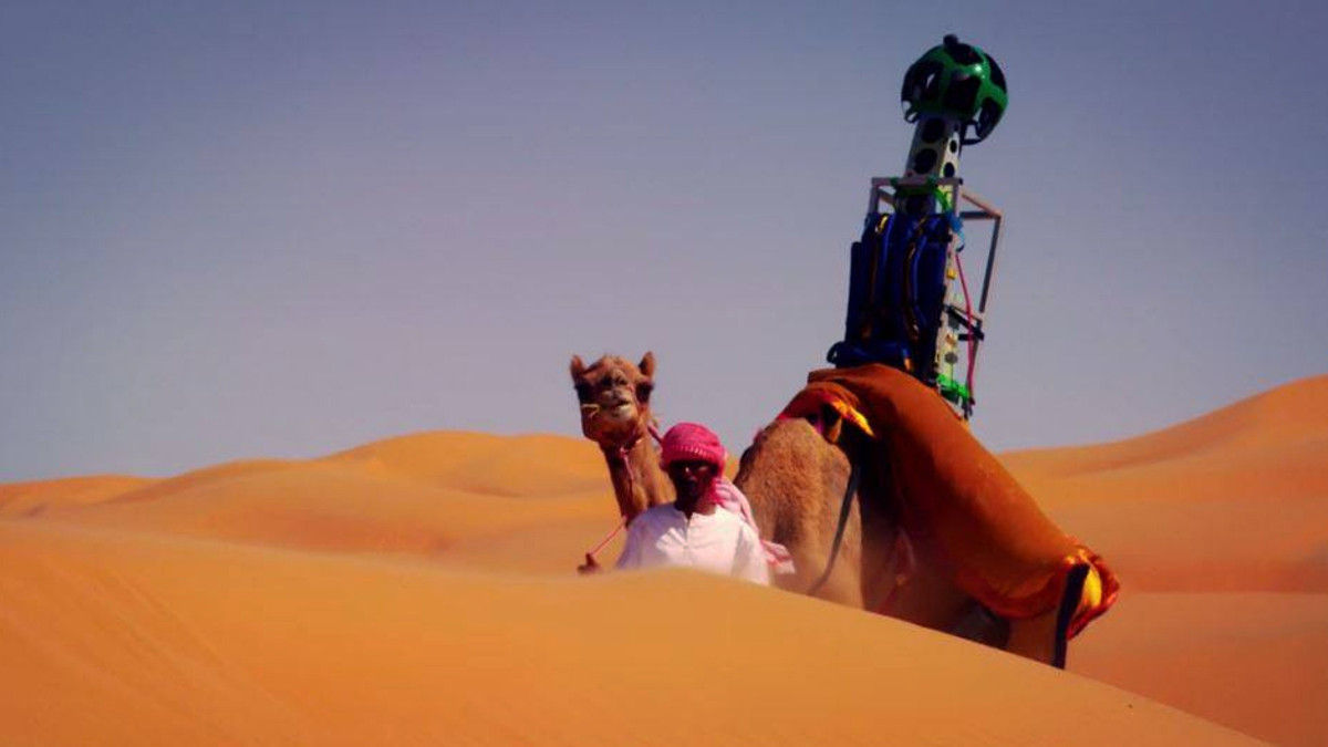 Google використала верблюда в пустелі Ліва для зйомки Google Street View (Відео) - фото 1