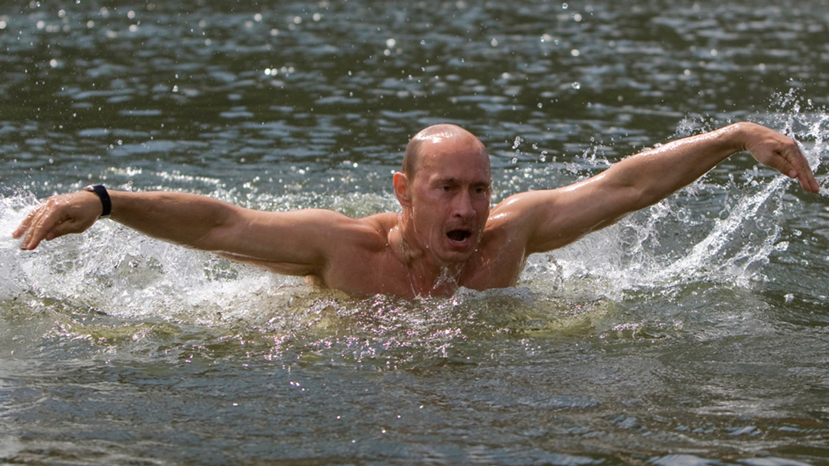 Путіну вручили вищу нагороду з плавання - фото 1